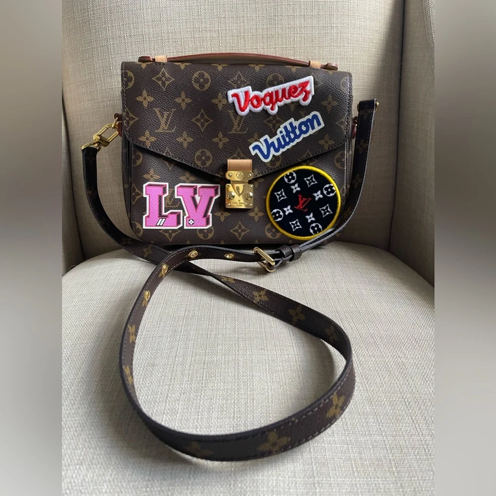 Limited Edition 
Louis Vuitton Pochette Metis Patches Bag - Picture 2 of 8